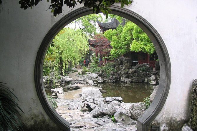 3-Hour Shanghai Yu Garden &Old Town Private Tour with Tea Tasting - Why the Shanghai Old City works best with a private guide