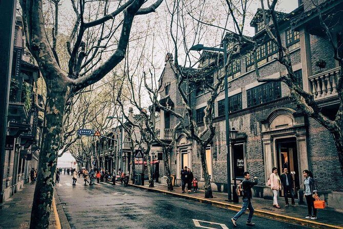 4-Hour Flexible Private Shanghai City Tour - Yu Garden and Yu Bazaar: classic design and snack time