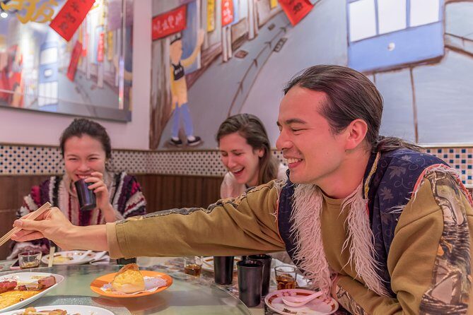 Eat Like A Local: Shanghai Night Food Tour - The drinks: beer, yellow wine, and spirits with the food