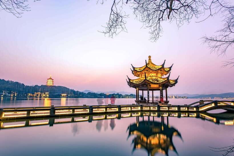 From Shanghai: Hangzhou Private Day Trip by Bullet Train - Lingyin Temple (Feilaifeng) or Huxueyan Former Residence: choosing your ending
