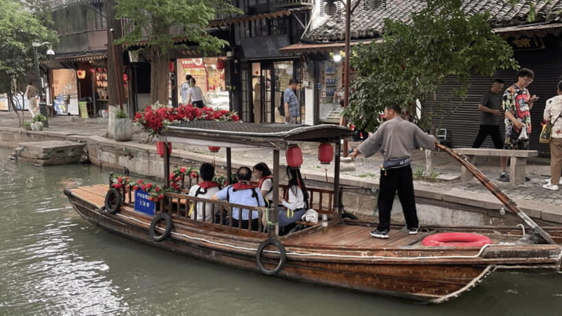 Half-Day Zhujiajiao Water Town Wonders Small Group Tour - Traditional Family Garden: A Different Side of Old China