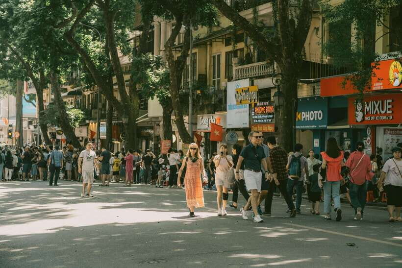Private 3 hour bike tour with coffee break - Why Shanghai Works So Well on Two Wheels