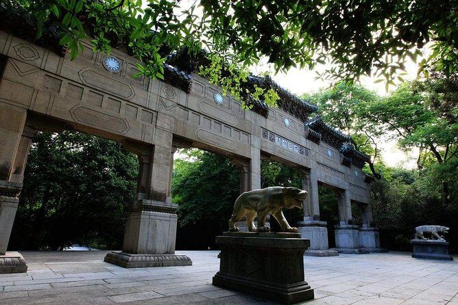 Private Flexible Nanjing City Day Trip from Shanghai by Bullet Train - Your guide experience: clear explanations and a patient pace