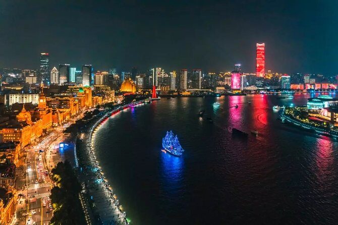 Private Shanghai Night River Cruise and Hot Pot Dining Experience - The guide factor: why this tour often earns top marks
