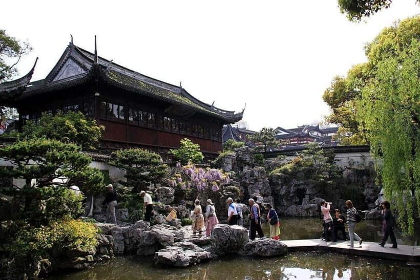 Shanghai: 4-Hour Private Customizable City Tour - Jade Buddha Temple vs Pudong Island skybridge: choose your mood