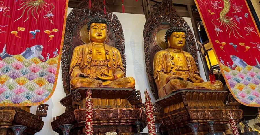 Shanghai: 8-Hour Guided Tour of Old and New City Highlights - Yuyuan Garden: Slow Down in the Middle of a Giant City