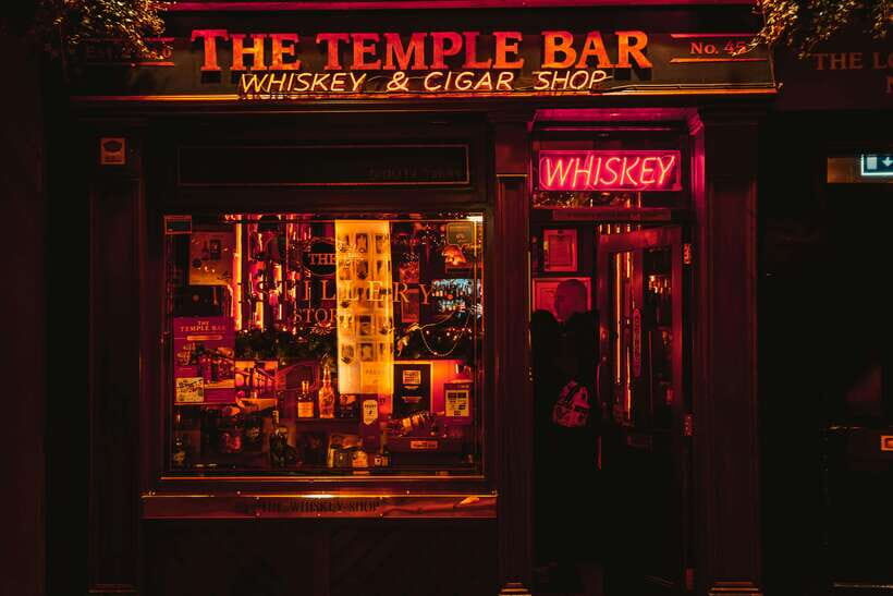 Shanghai bar hopping tour in the former french concession - Food expectations: no full meals, but you’re not empty-handed