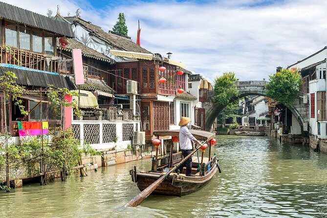 Shanghai Day Tour to Zhujiajiao Water Town, Yu Garden, Bazaar, Bund - Starting with hotel pickup and a chauffeur-driven schedule