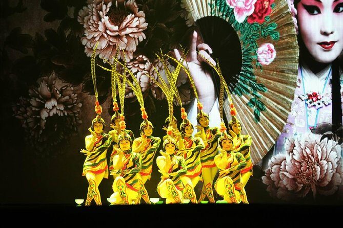 Shanghai Dinner and Acrobatics Show - A 5:00 pm start that fits your first Shanghai night