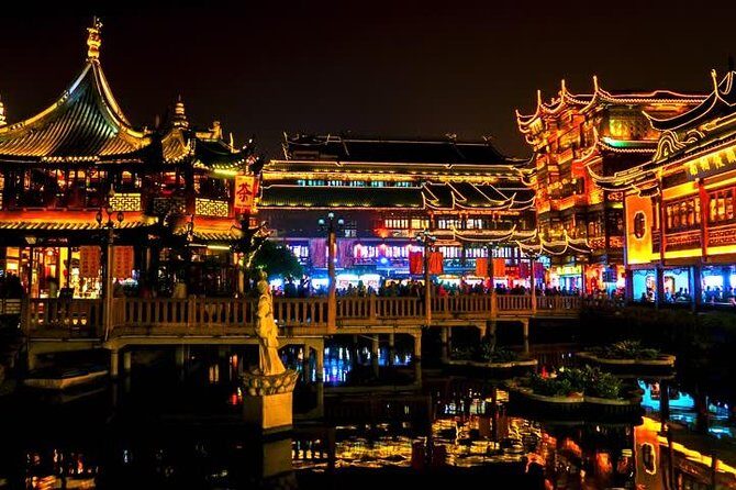 Shanghai Evening Tour: Huangpu River Cruise and Street Food - The guide factor: why it changes the whole night