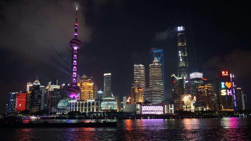 Shanghai Evening Tour: VIP Huangpu River Cruise&City lights - VIP Huangpu River Cruise: City Lights Without the Squeeze
