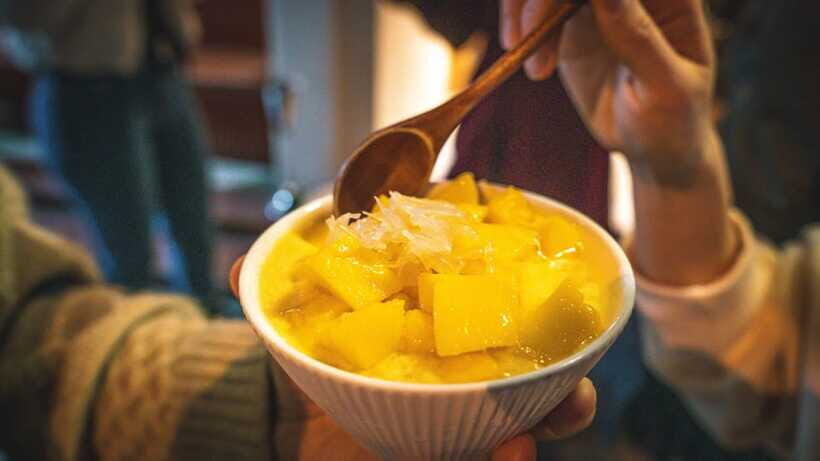 Shanghai: Evening Walking Food Tour - The sweet secret: mango on chilled sago with pomelo
