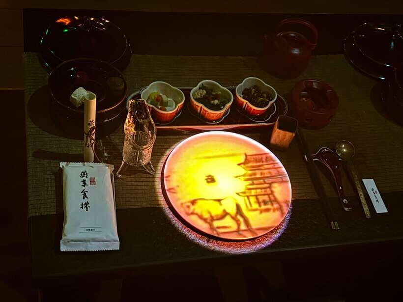 Shanghai Guided Royal Banquet Photo (Incl) with Massage Opt - After the Show: Chinese Meridian Massage as a Calm Finish
