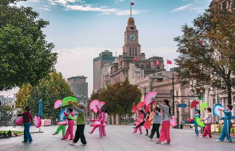 Shanghai Highlights Walking Tour With A Real Local - Shanghai lane house glimpses: the city behind the postcard