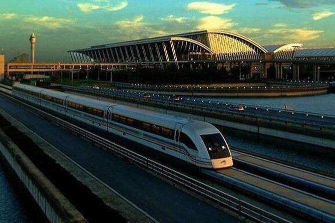 Shanghai Layover featuring a dual experience of Tesla & Maglev - Bund, Yuyuan Old Street, and Xintiandi: three Shanghai moods