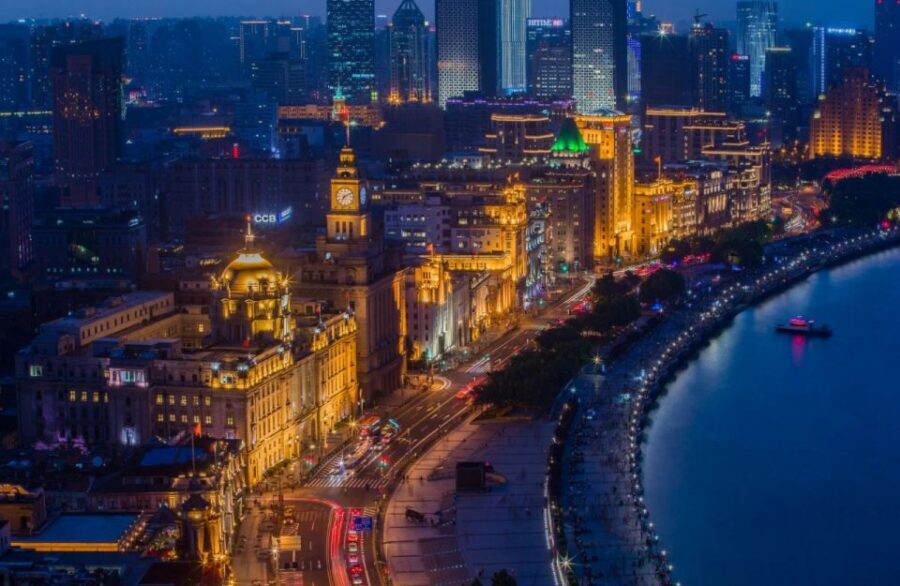 Shanghai: Night River Cruise Tour with Xinjiang Style Dining - Why a 3-hour night cruise is smart in Shanghai