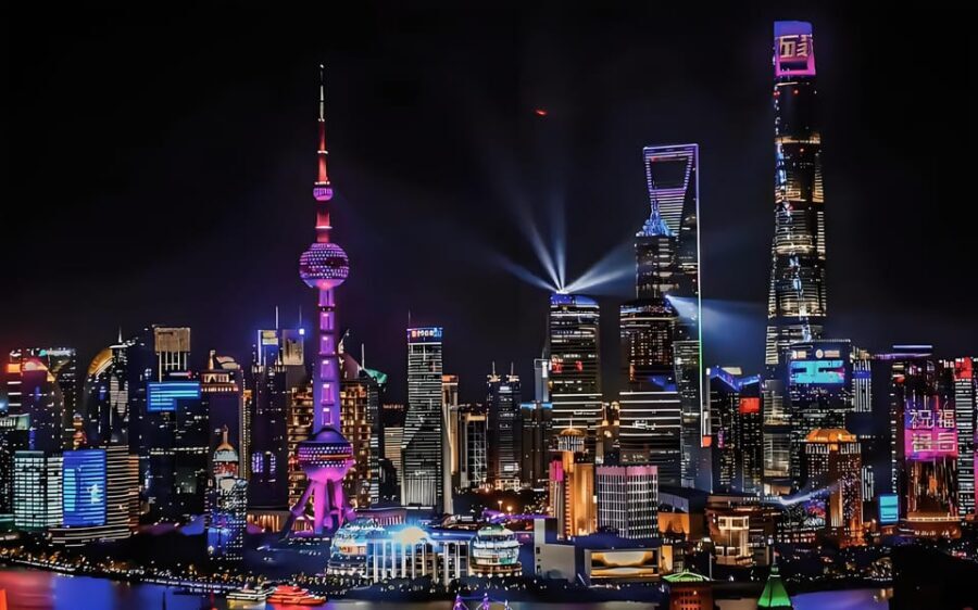 Shanghai Night River Cruise VIP Seat with Authentic Dinner - Small gotchas to plan for before you go