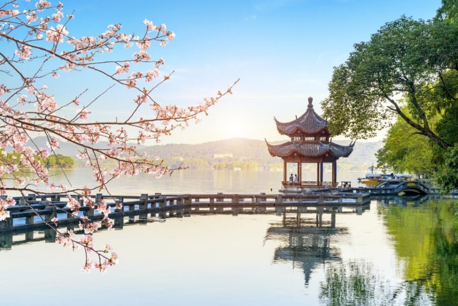 Shanghai: Private Guided Tour to Hangzhou by Bullet Train - Practical tips to get more out of the day