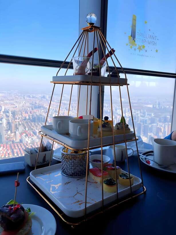 Shanghai Tower: Lunch or Dinner on the 119th Floor - Getting Your Timing Right: Tea, Weekend Lunch, or Dinner