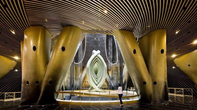 Shanghai Tower: Observation Deck Admission Ticket - Getting there near Shanghai Tower: smooth entry vs confusing first steps