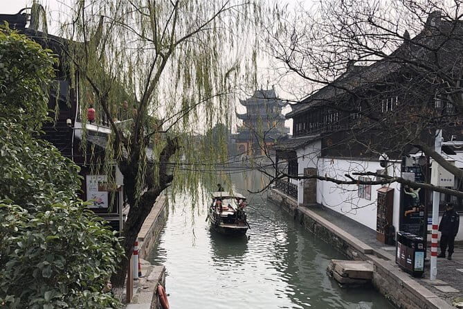 Shanghai Yu Garden, The Bund & Zhujiajao Water Town Bus Tour - Bund Night Magic: Where the Skyline Turns Into a Show