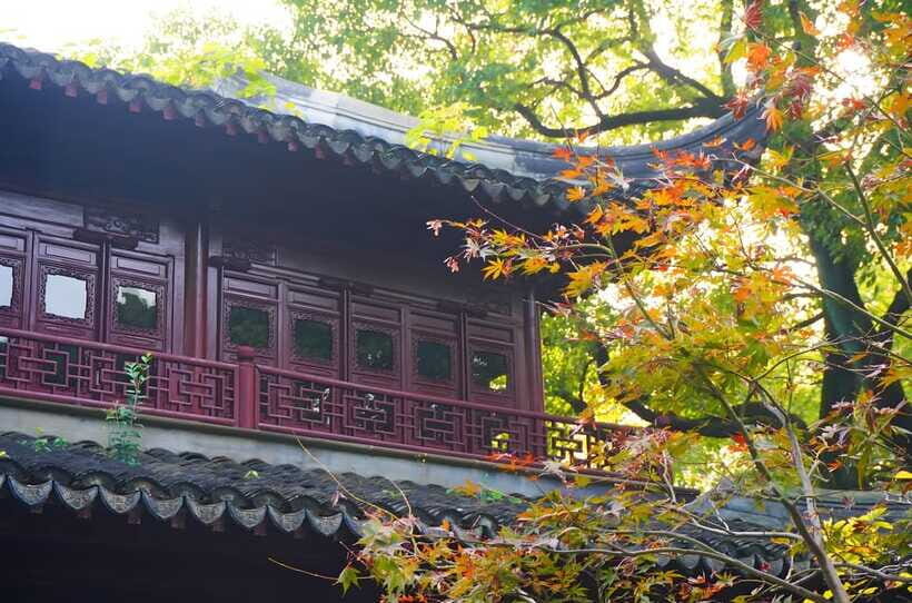Shanghai: Yu Garden Ticket+Lantern Festival Entry combo - Radiant Yuyuan: The Night Show That Pulls It Together
