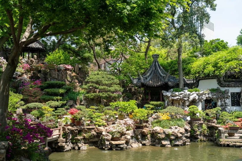 Shanghai: Yuyuan, City God Temple Old City Tour-Tip Based - Finishing at Ancient City Park: a quieter landing