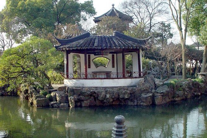 Suzhou Day Tour from Shanghai to Classical Garden, Tongli Water Town - Timing, crowds, and what to wear