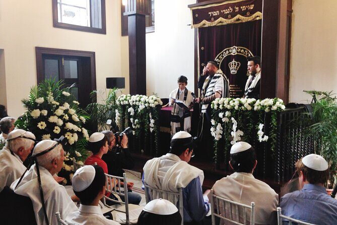 Tour of Jewish Shanghai led by a Jewish History Expert - The human side: Baghdadi real estate, Chinese migrant workers, and European refugees