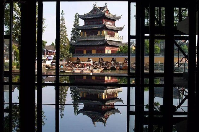 Zhujiajiao Private Day Tour and Shanghai Acrobatic Show - Canal boat ride: the view you can’t get from the walkway