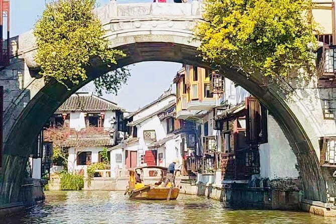 Zhujiajiao Water Town and Shanghai City Highlights Private Day Tour - Key highlights worth circling