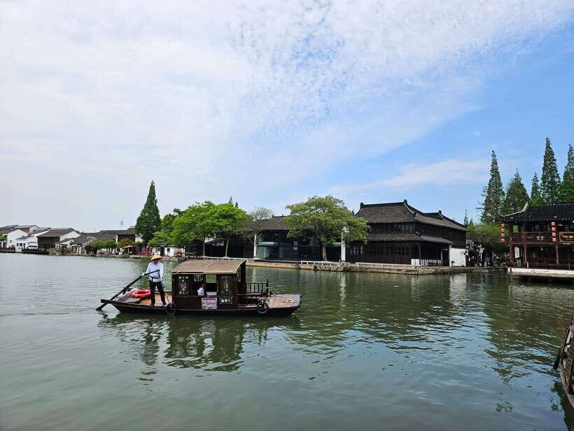 Zhujiajiao Water Village: Private Tour from Shanghai - Lunch and Afternoon Shopping: Eat Where You Feel Like It