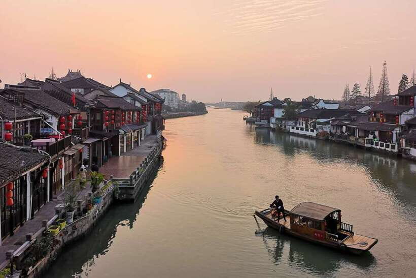 Zhujiajiao Water Village: Private Tour from Shanghai - Entering Zhujiajiao’s Alley World With a Private English Guide